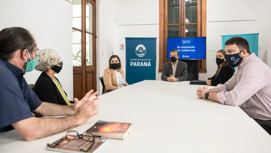 Bahl con integrantes de Presencia Presente Bahl con integrantes de Presencia Presente