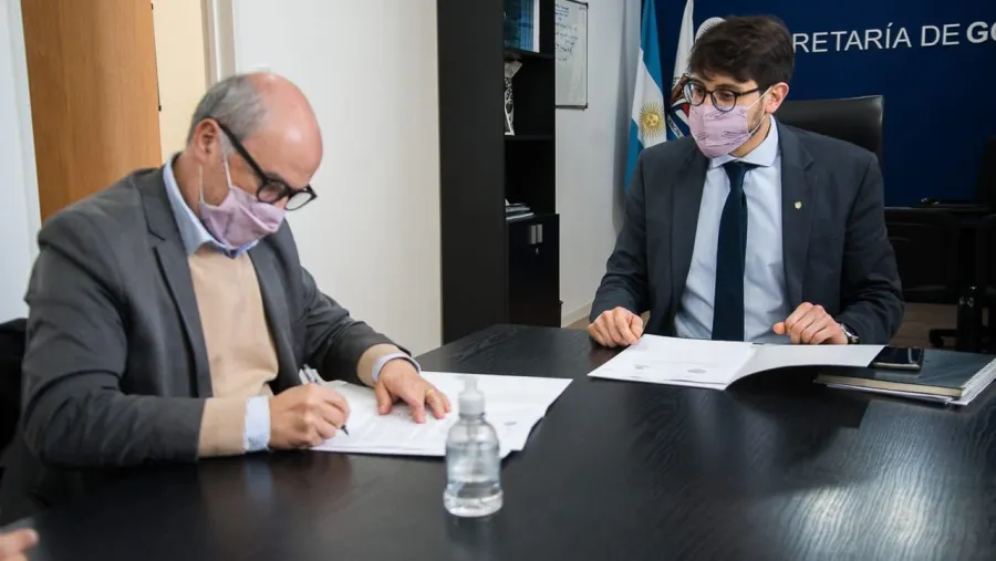 El municipio firmó un convenio de pasantías con la UNL El municipio firmó un convenio de pasantías con la UNL