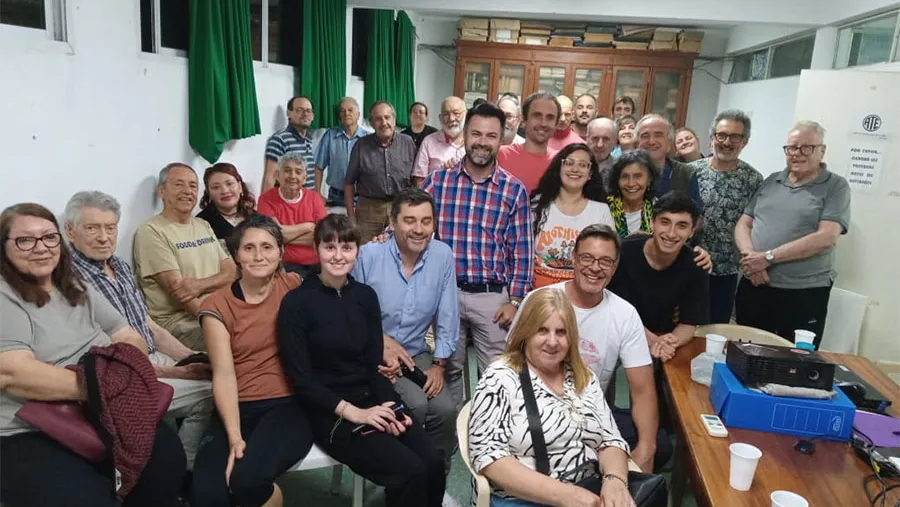 Vecinos de Paraná y de otras localidades fundaron la Cooperativa de Consumo Solidario del Pueblo de Entre Ríos. Vecinos de Paraná y de otras localidades fundaron la Cooperativa de Consumo Solidario del Pueblo de Entre Ríos.