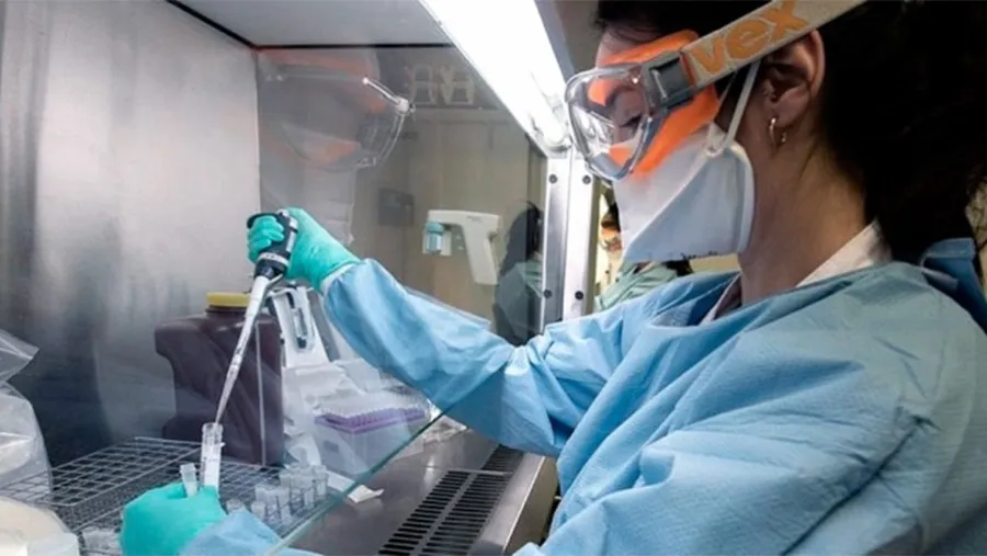 El gobierno nacional informó que se registraron hasta ayer a la tarde tres nuevos casos de coronavirus Covid-19 en el país y son 34 los positivos: dos de ellos murieron. El gobierno nacional informó que se registraron hasta ayer a la tarde tres nuevos casos de coronavirus Covid-19 en el país y son 34 los positivos: dos de ellos murieron.