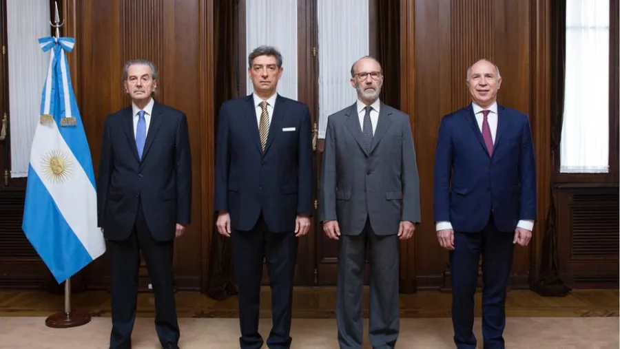 La Corte se reunió de urgencia tras la iniciativa para que los jueces paguen ganancias La Corte se reunió de urgencia tras la iniciativa para que los jueces paguen ganancias