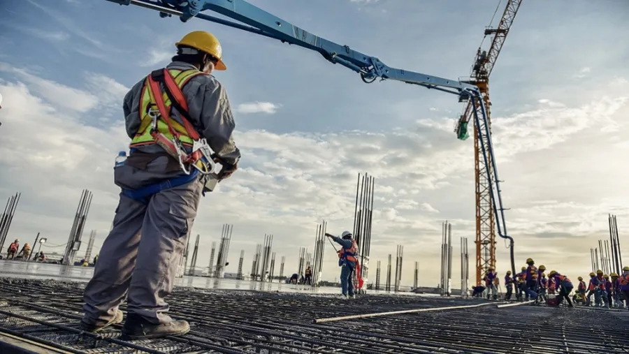 El sector de la construcción está traccionado por la obra pública y los pequeños emprendimientos privados. El sector de la construcción está traccionado por la obra pública y los pequeños emprendimientos privados.