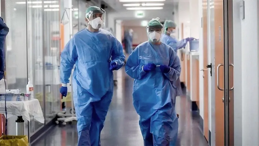 El Gobierno reportó hoy que ingresó al Sistema Nacional de Vigilancia en Salud (SNVS) un solo fallecido por coronavirus, la cifra más baja en más de dos años. El Gobierno reportó hoy que ingresó al Sistema Nacional de Vigilancia en Salud (SNVS) un solo fallecido por coronavirus, la cifra más baja en más de dos años.