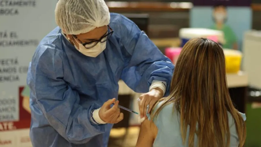 El reporte del Ministerio de Salud confirmó 470 nuevos contagios en las últimas 24 horas. Con estos registros, suman 5.265.528 casos desde que comenzó la pandemia. El reporte del Ministerio de Salud confirmó 470 nuevos contagios en las últimas 24 horas. Con estos registros, suman 5.265.528 casos desde que comenzó la pandemia.