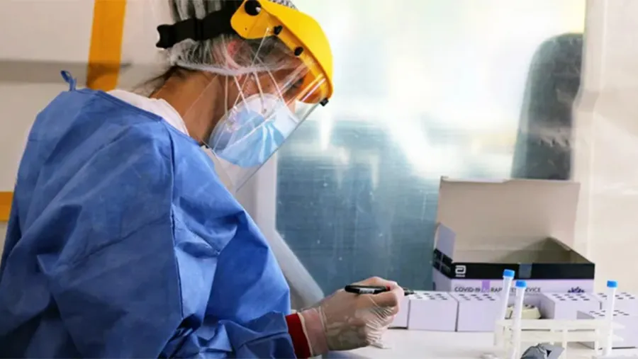 Con estos datos, el país acumula un total de 5.356.885 casos positivos desde el comienzo de la pandemia. En tanto, los fallecimientos fueron 116.760. Con estos datos, el país acumula un total de 5.356.885 casos positivos desde el comienzo de la pandemia. En tanto, los fallecimientos fueron 116.760.