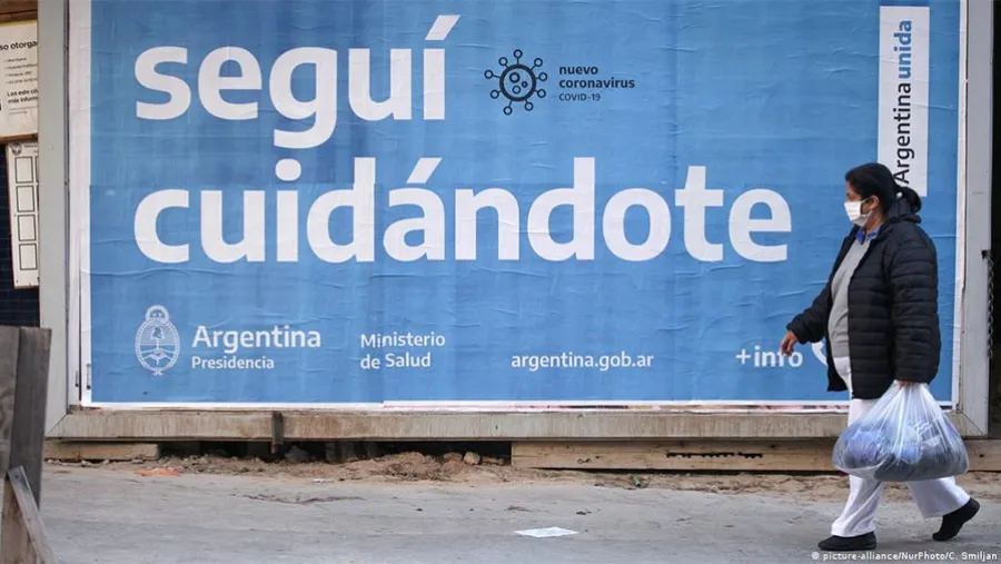El informe sanitario indica que los contagios subieron 5,7 por ciento y los fallecidos bajaron 27,7 por ciento, respecto del domingo pasado. El informe sanitario indica que los contagios subieron 5,7 por ciento y los fallecidos bajaron 27,7 por ciento, respecto del domingo pasado.