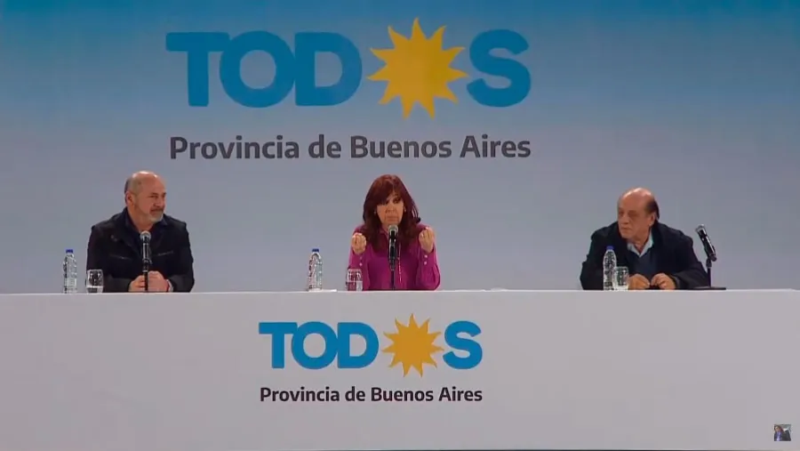 Captura de pantalla del acto en Ensenada donde la vicepresidenta Cristina Fernández de Kirchner fue la principal oradora. Captura de pantalla del acto en Ensenada donde la vicepresidenta Cristina Fernández de Kirchner fue la principal oradora.