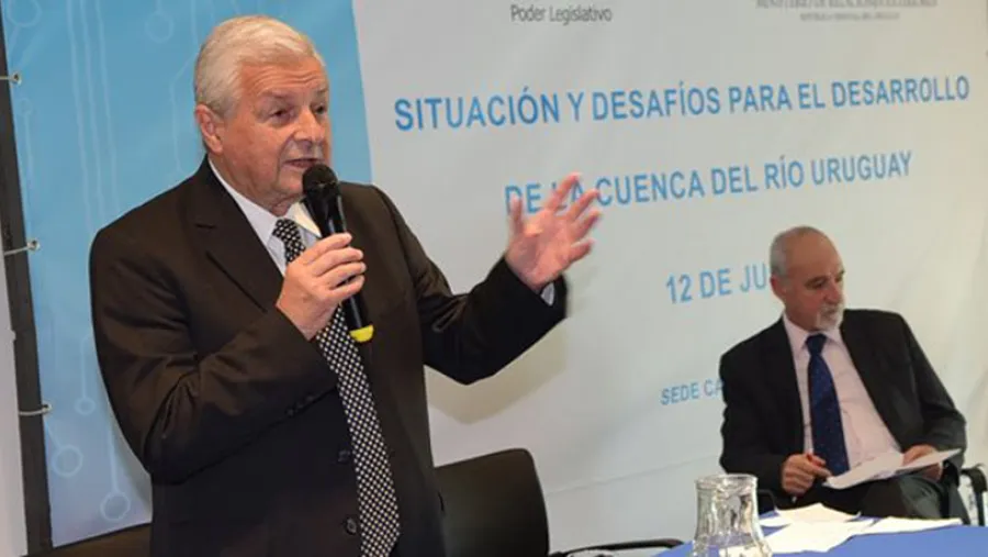 Lauritto disertó en el Seminario sobre la Cuenca del Río Uruguay. Lauritto disertó en el Seminario sobre la Cuenca del Río Uruguay.