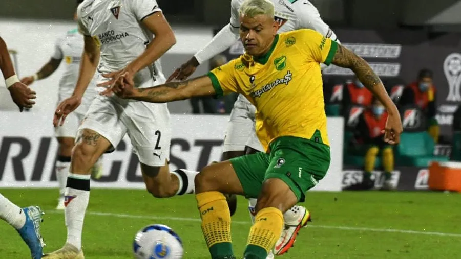 Defensa y Justicia se quedó con las manos vacías sobre el final ante la Liga de Quito Defensa y Justicia se quedó con las manos vacías sobre el final ante la Liga de Quito