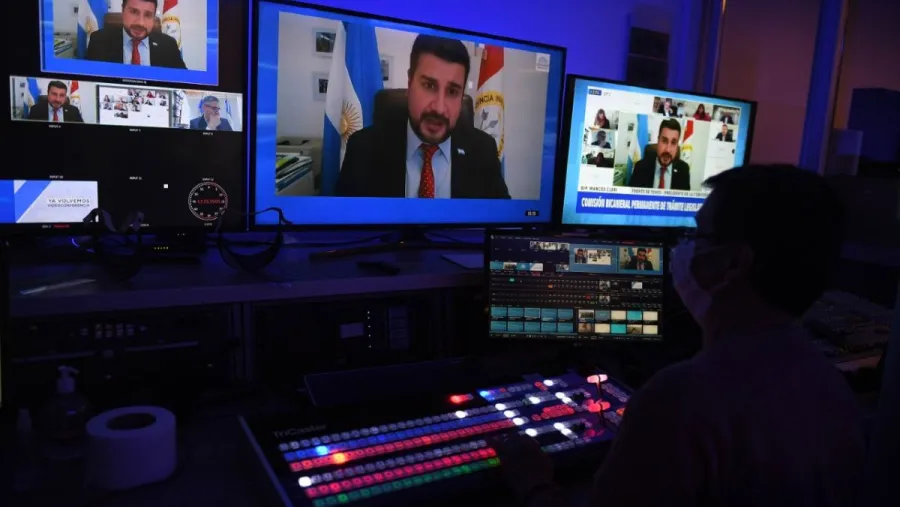 Aval en comisión al DNU que declara esencial el servicio de internet, telefonía y TV paga Aval en comisión al DNU que declara esencial el servicio de internet, telefonía y TV paga