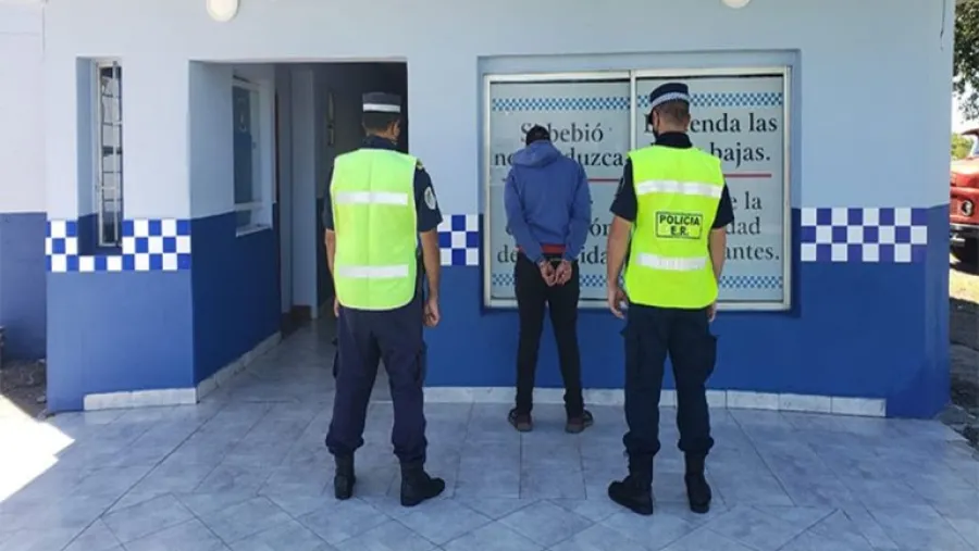 Detuvieron en Autovía 14 a un joven que tenía pedido de captura Detuvieron en Autovía 14 a un joven que tenía pedido de captura