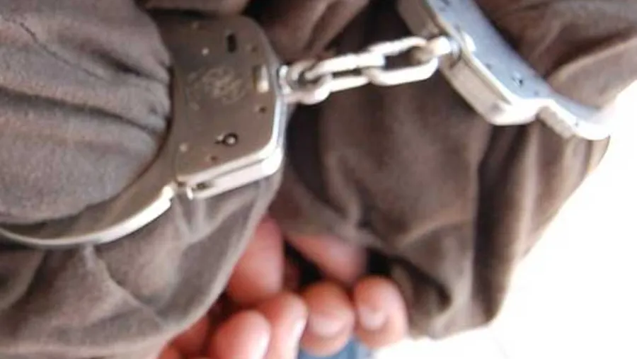 Detenido. Detenido.