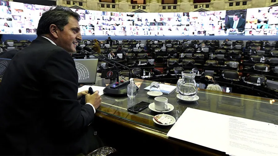 El presidente de la Cámara de Diputados, Sergio Massa, negocia con la oposición la aprobación de la moratoria, la oferta de la deuda y el presupuesto. El presidente de la Cámara de Diputados, Sergio Massa, negocia con la oposición la aprobación de la moratoria, la oferta de la deuda y el presupuesto.