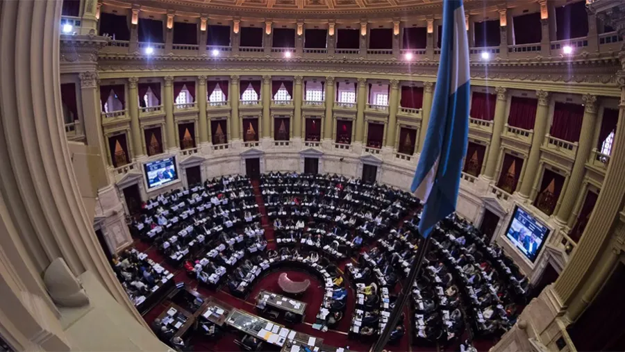 Con una semana corta, este martes comienza una intensa actividad en Diputados de la Nación con análisis de proyectos y conformación de nueve comisiones. Con una semana corta, este martes comienza una intensa actividad en Diputados de la Nación con análisis de proyectos y conformación de nueve comisiones.
