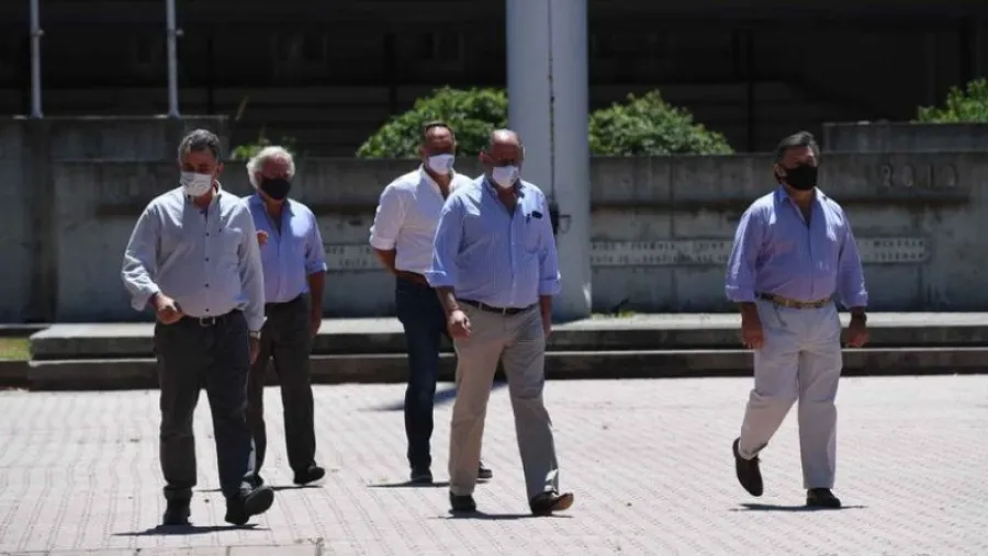 Achetoni, Chemes y Pelegrina, los tres dirigentes que participaron en la conferencia de prensa en la SRA, en Palermo Achetoni, Chemes y Pelegrina, los tres dirigentes que participaron en la conferencia de prensa en la SRA, en Palermo