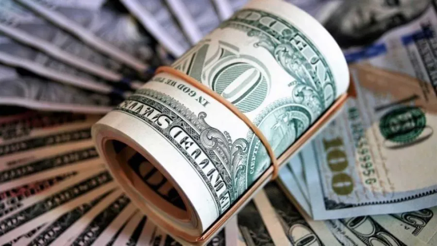 El dólar blue alcanzó los $211 y llegó a otro récord El dólar blue alcanzó los $211 y llegó a otro récord