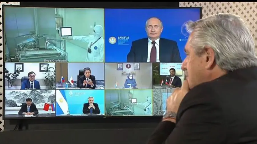 Alberto Fernández, en la videoconferencia con Vladimir Putin. Alberto Fernández, en la videoconferencia con Vladimir Putin.