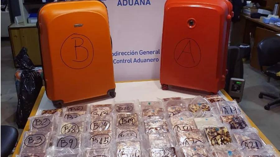 Incautaron 258 kilos de cocaína en el aeropuerto de Ezeiza Incautaron 258 kilos de cocaína en el aeropuerto de Ezeiza