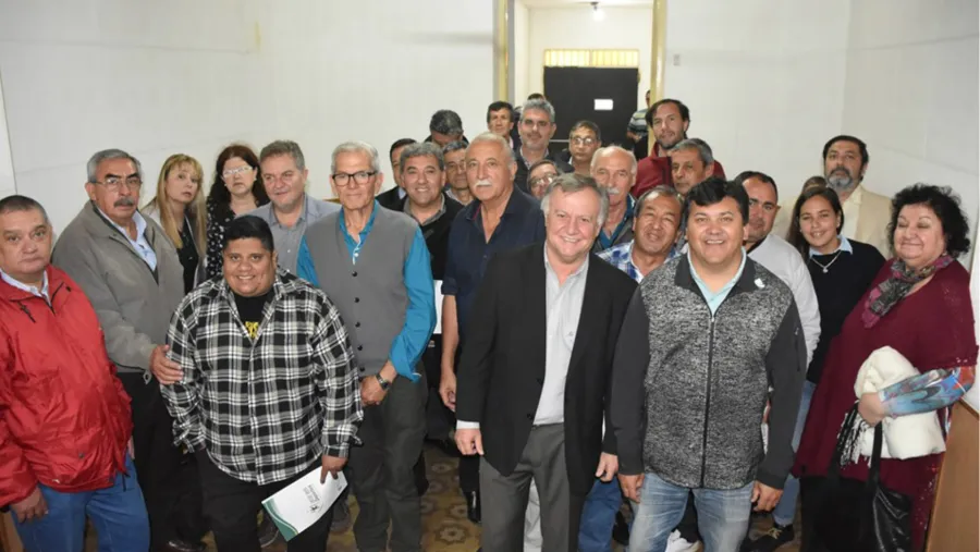 Ligas de fútbol y asociaciones de básquet recibieron aportes Ligas de fútbol y asociaciones de básquet recibieron aportes
