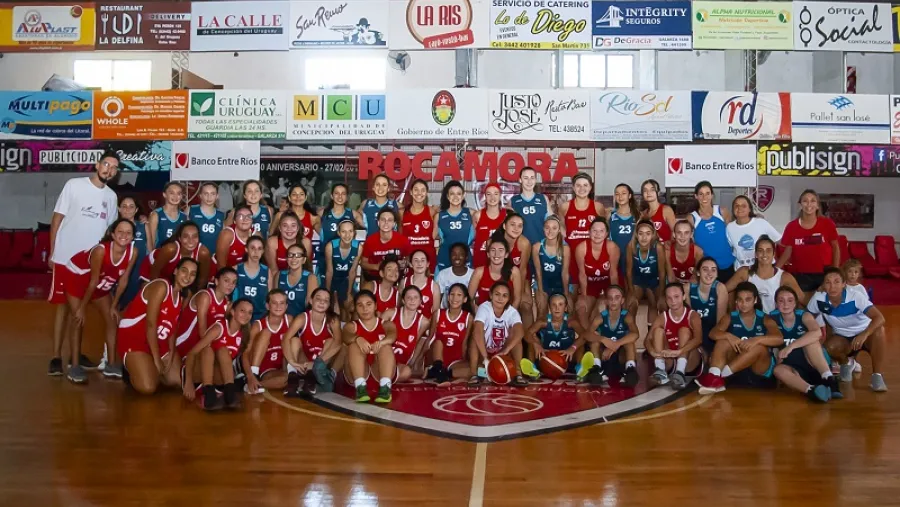 Rocamora Básquet: Rocamora recibió a Malvin de Uruguay en un encuentro femenino