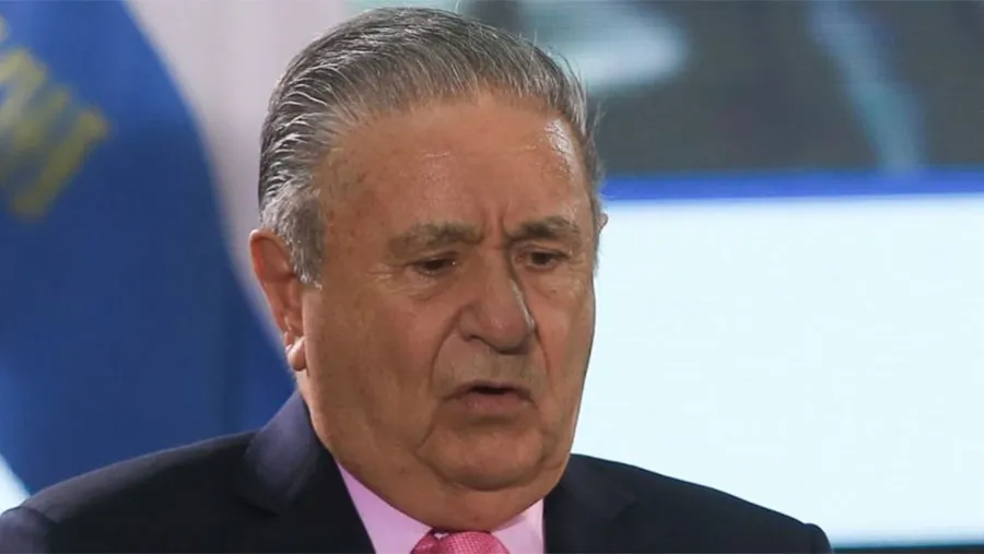 Eduardo Duhalde. Eduardo Duhalde.