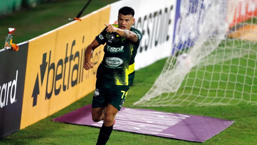 Copa Libertadores: Defensa y Justicia festejó con dos goles del entrerriano Walter Bou Copa Libertadores: Defensa y Justicia festejó con dos goles del entrerriano Walter Bou