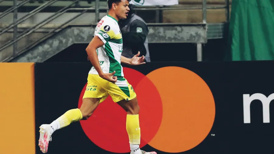 Defensa y Justicia venció a Palmeiras a puro gol, agónicamente y con doblete entrerriano Defensa y Justicia venció a Palmeiras a puro gol, agónicamente y con doblete entrerriano