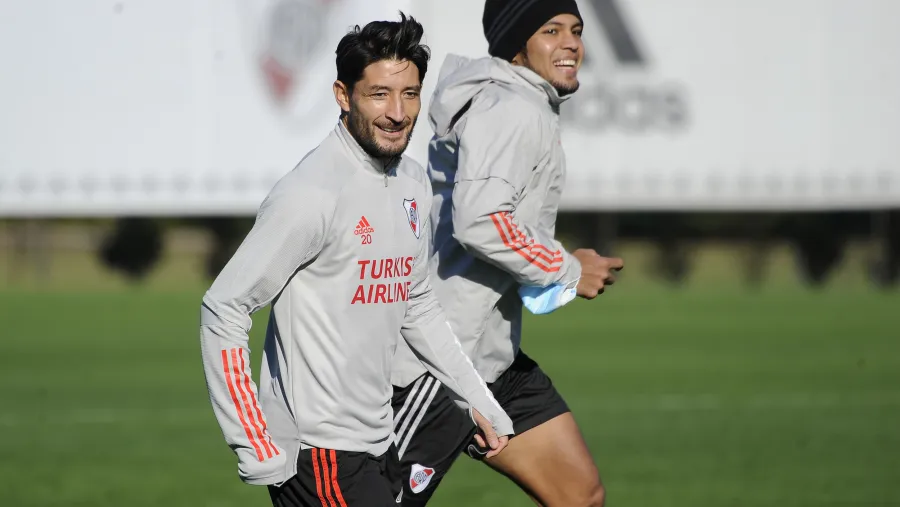 Con el entrerriano Casco, River viajará este viernes a Orlando para su pretemporada Con el entrerriano Casco, River viajará este viernes a Orlando para su pretemporada
