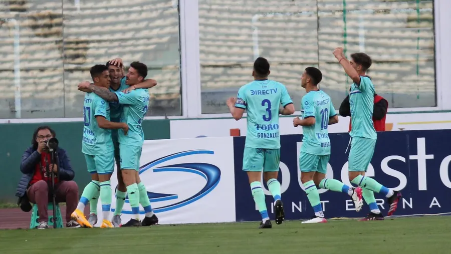 Copa Argentina: Godoy Cruz dio la nota en Córdoba al eliminar por penales a Racing Copa Argentina: Godoy Cruz dio la nota en Córdoba al eliminar por penales a Racing