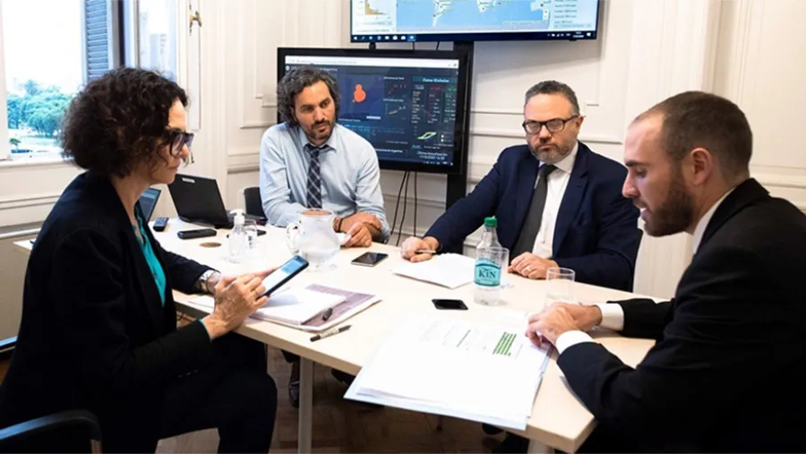 El Gobierno prepara una serie de medidas tendientes a mantener la actividad económica, afectada por el coronavirus. El Gobierno prepara una serie de medidas tendientes a mantener la actividad económica, afectada por el coronavirus.