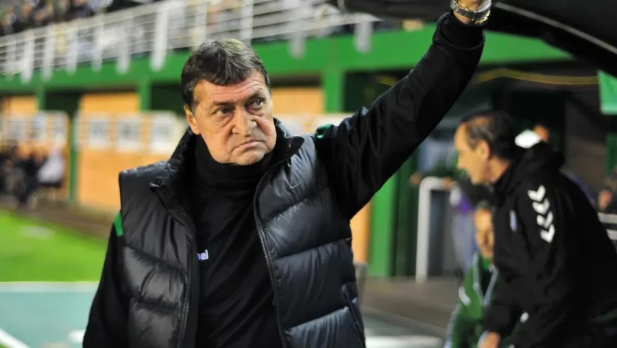 Superliga: Julio Falcioni afrontará su cuarto ciclo en Banfield Superliga: Julio Falcioni afrontará su cuarto ciclo en Banfield