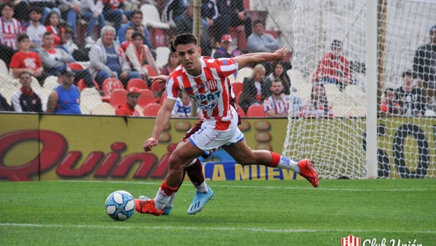 En Unión de Santa Fe esperan por los estudios al paranaense “Juani” Cavallaro En Unión de Santa Fe esperan por los estudios al paranaense “Juani” Cavallaro
