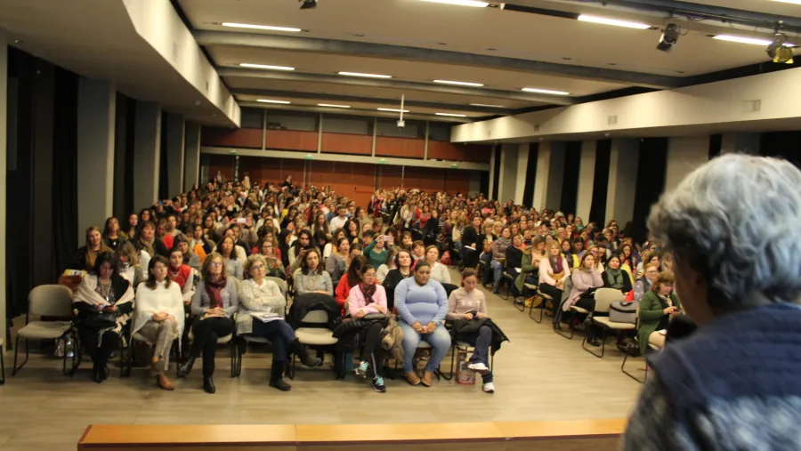 El encuentro se desarrolló en el salón auditorio de la Universidad Católica Argentina de Paraná. El encuentro se desarrolló en el salón auditorio de la Universidad Católica Argentina de Paraná.