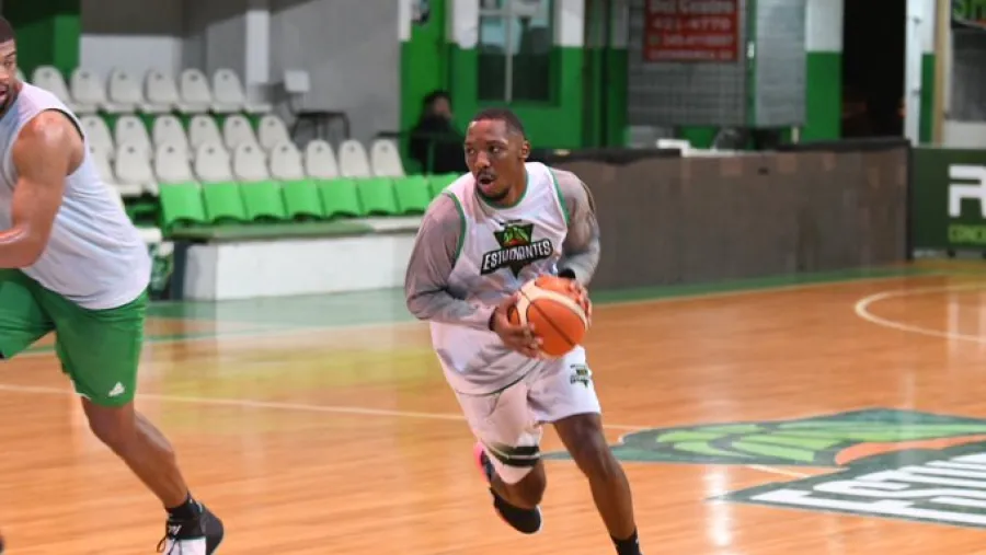 Tras dos partidos, Estudiantes de Concordia desvinculó a Maurice Jones Tras dos partidos, Estudiantes de Concordia desvinculó a Maurice Jones