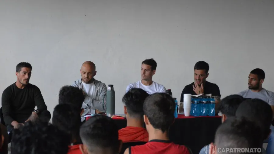 En Patronato concluyó el ciclo de charlas de los profesionales a los juveniles En Patronato concluyó el ciclo de charlas de los profesionales a los juveniles