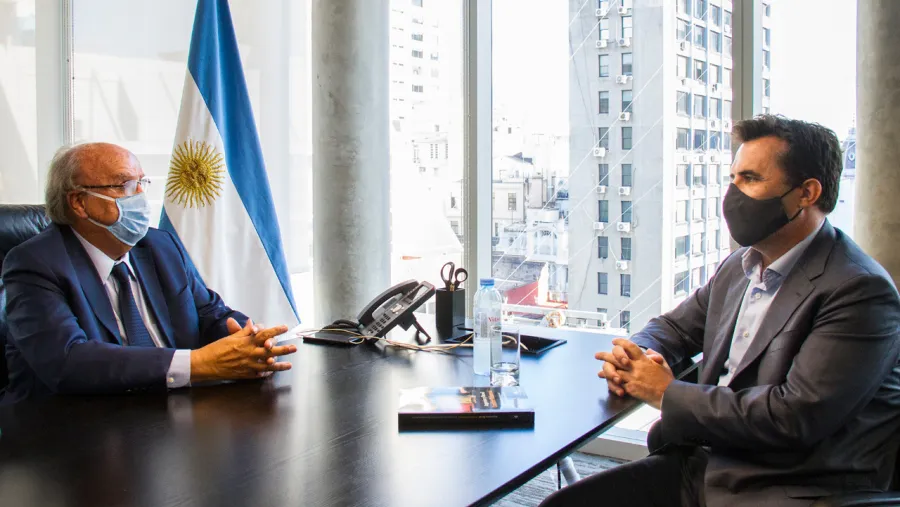 El secretario de Energía y el BICE acordaron impulsar el financiamiento para obras El secretario de Energía y el BICE acordaron impulsar el financiamiento para obras