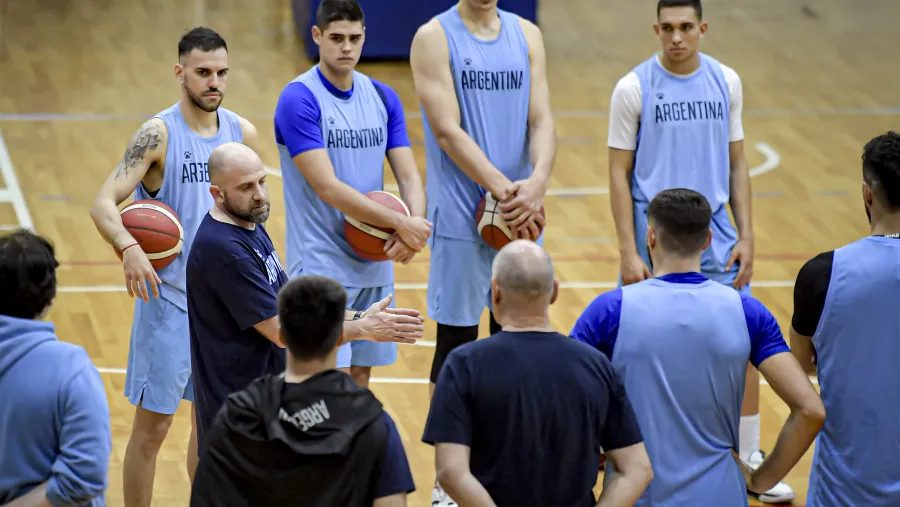 Básquet: con el paranaense Matías Solanas, Argentina ya entrena en el CeNARD Básquet: con el paranaense Matías Solanas, Argentina ya entrena en el CeNARD
