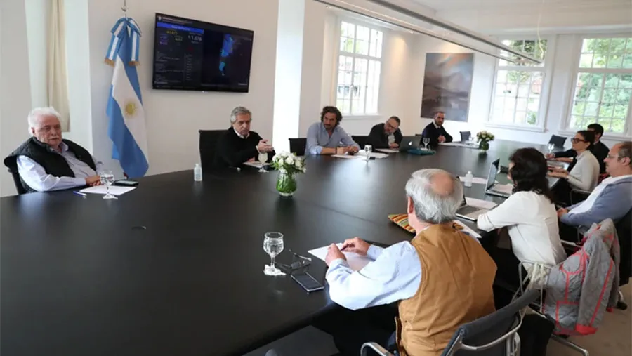 Imagen de archivo del Presidente Alberto Fernández en reunión con parte de su equipo de colaboradores. Imagen de archivo del Presidente Alberto Fernández en reunión con parte de su equipo de colaboradores.
