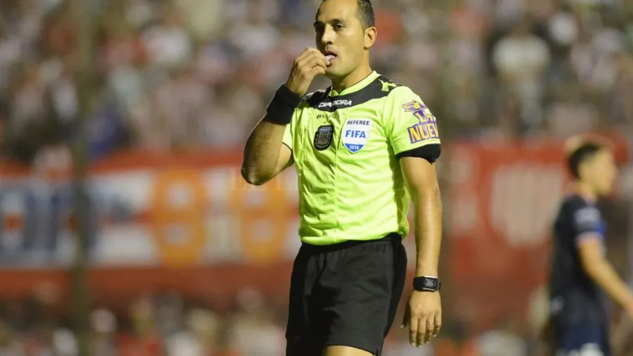 Fernando Espinoza dirigirá Patronato-Unión y Pablo Dóvalo estará a cargo del VAR Fernando Espinoza dirigirá Patronato-Unión y Pablo Dóvalo estará a cargo del VAR