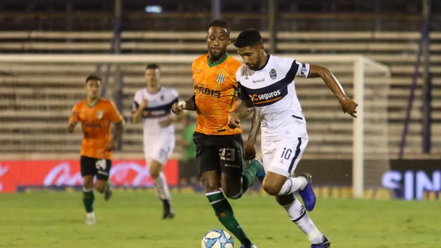 Gimnasia-Banfield GImnasia y Banfield repartieron puntos en el comienzo de la Copa Superliga