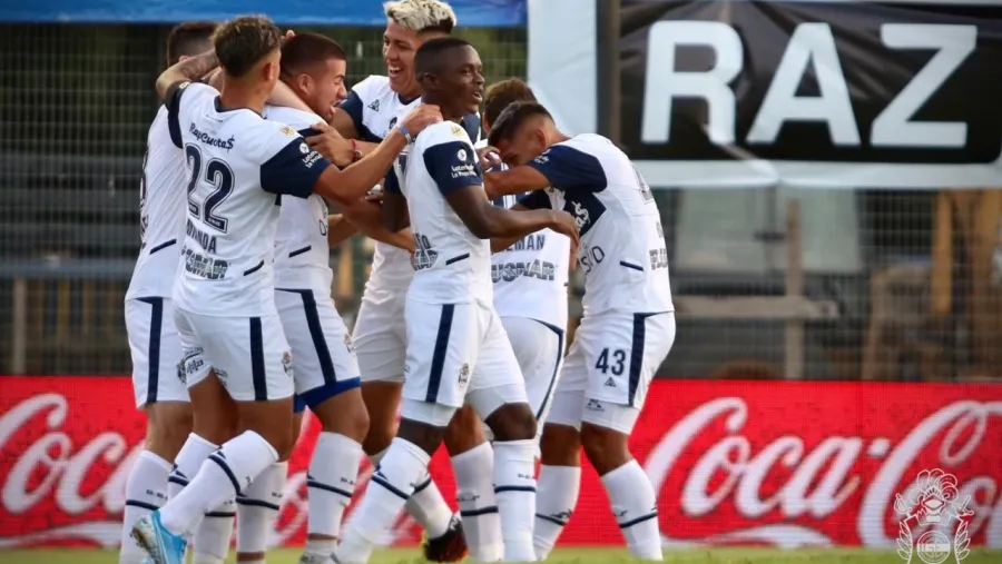 Fútbol: Gimnasia goleó a Talleres de Córdoba en el inicio de la segunda fecha Fútbol: Gimnasia goleó a Talleres de Córdoba en el inicio de la segunda fecha