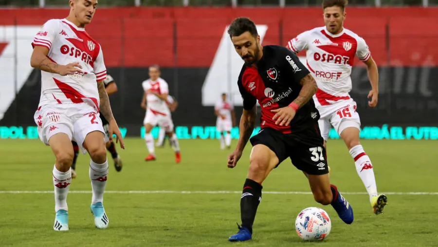 Fútbol: Newell’s y Unión empataron sin goles en el debut del “Mono” Burgos Fútbol: Newell’s y Unión empataron sin goles en el debut del “Mono” Burgos
