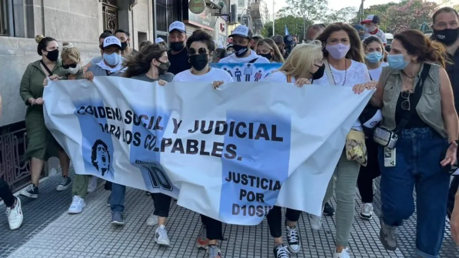En Buenos Aires hubo un masivo reclamo de justicia por la muerte de Maradona En Buenos Aires hubo un masivo reclamo de justicia por la muerte de Maradona