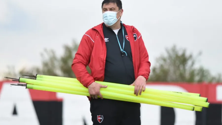 Germán Burgos llegó al país y se hizo cargo de la dirección técnica de Newell’s Germán Burgos llegó al país y se hizo cargo de la dirección técnica de Newell’s