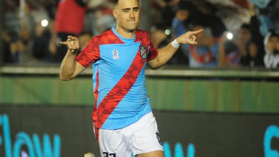Con gol de un ex Patronato, Arsenal venció a Banfield en su debut Con gol de un ex Patronato, Arsenal venció a Banfield en su debut