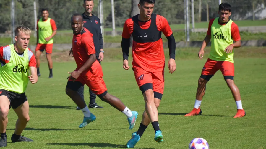 Patronato se prepara para recibir a Platense con novedades positivas desde su enfermería Patronato se prepara para recibir a Platense con novedades positivas desde su enfermería