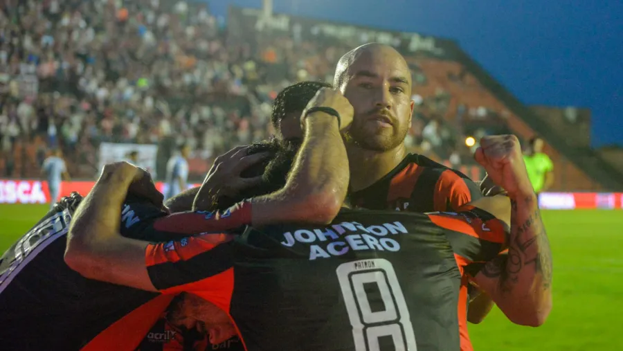 Fútbol: Patronato venció al último campeón y dejó atrás 12 fechas de sinsabores Fútbol: Patronato venció al último campeón y dejó atrás 12 fechas de sinsabores