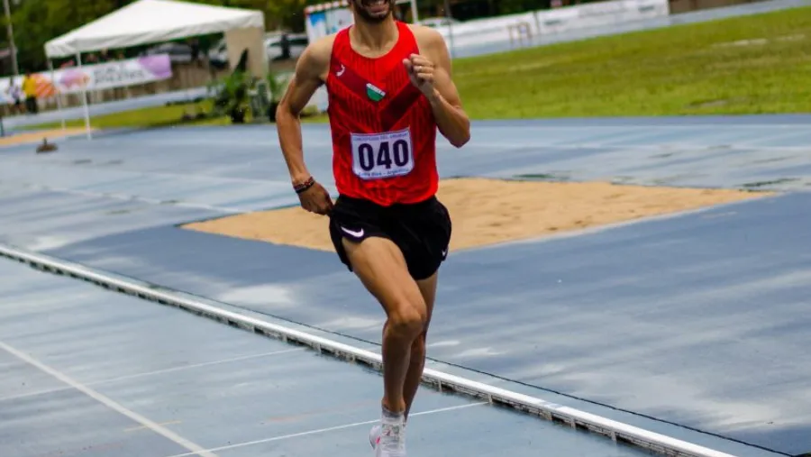 Atletismo: con otro récord, el entrerriano Federico Bruno se consagró campeón argentino Atletismo: con otro récord, el entrerriano Federico Bruno se consagró campeón argentino