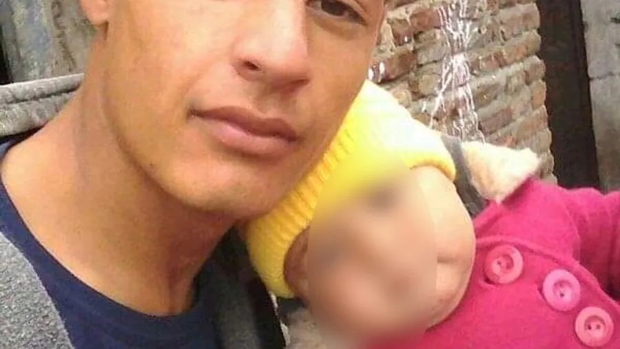 El hombre de apellido Rivero se entregó luego de dar muerte con un cuchillo a su ex pareja, con quien tenía una pequeña hija en común. El hombre de apellido Rivero se entregó luego de dar muerte con un cuchillo a su ex pareja, con quien tenía una pequeña hija en común.