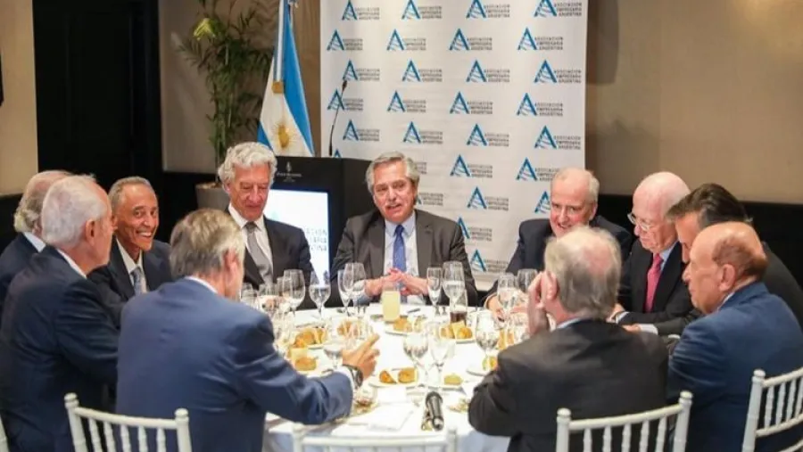 Fernández almorzó días atrás con los empresarios de AEA Fernández almorzó días atrás con los empresarios de AEA
